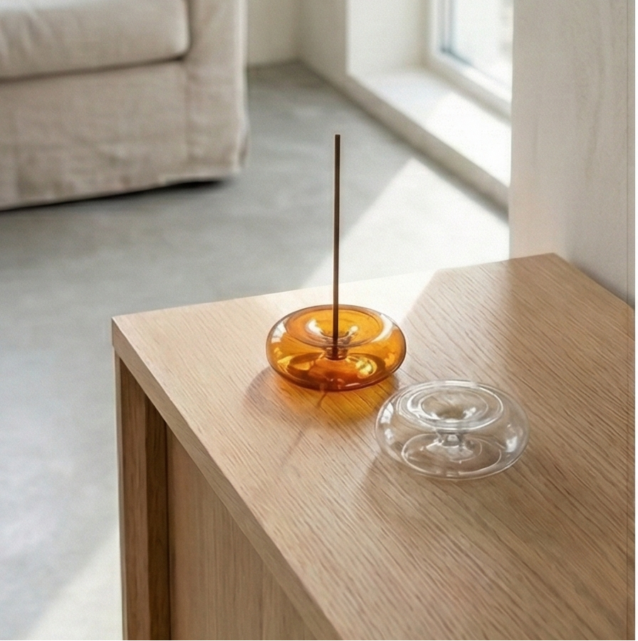 AETHER FLOW ที่วางธูปแก้วทรงฟอง — แก้วโบโรซิลิเกตเป่ามือ รองรับธูปสูงสุด 3 มม.
