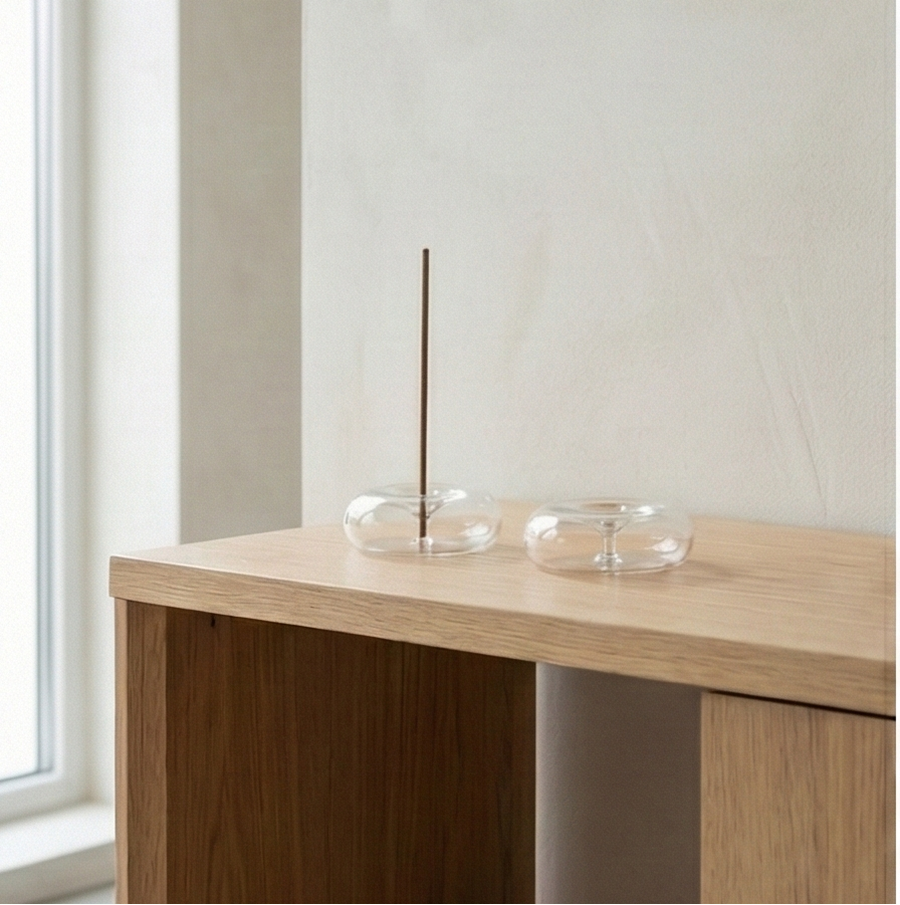 AETHER FLOW ที่วางธูปแก้วทรงฟอง — แก้วโบโรซิลิเกตเป่ามือ รองรับธูปสูงสุด 3 มม.